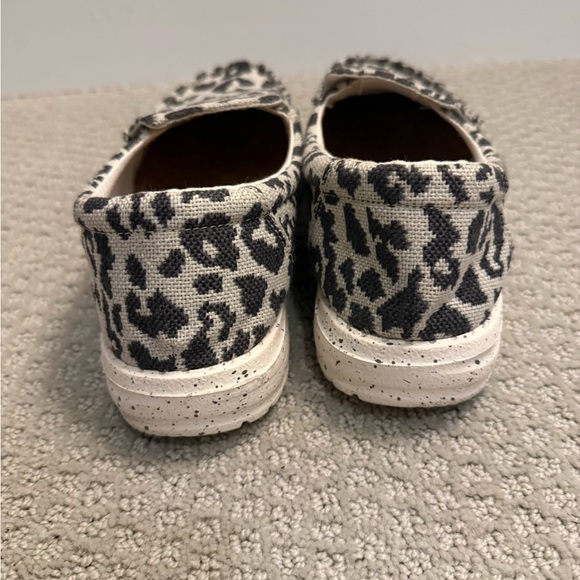 Hey Dude Misty Woven Cheetah Grey Womens Slip Ons Lightweight City Walk - Picture 3 of 8